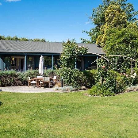 Lawn Cottages Clive Екстер'єр фото