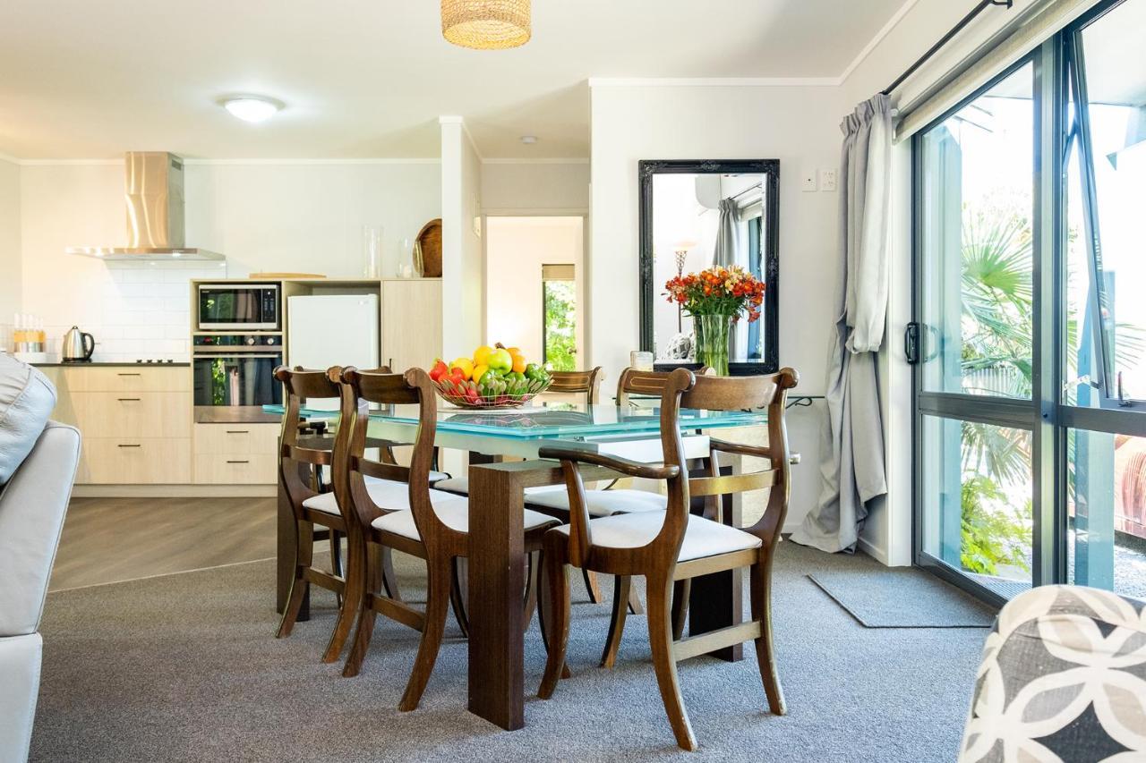 Lawn Cottages Clive Екстер'єр фото