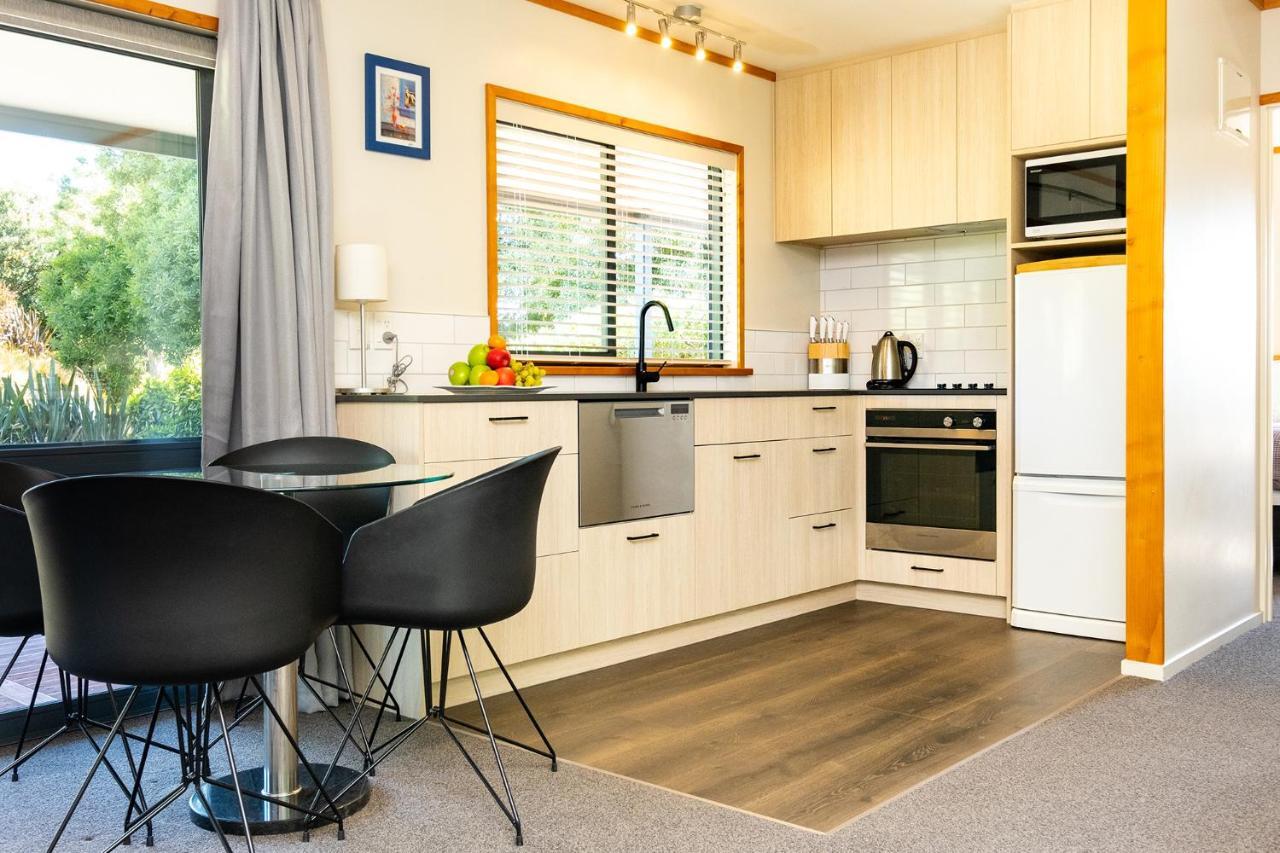 Lawn Cottages Clive Екстер'єр фото