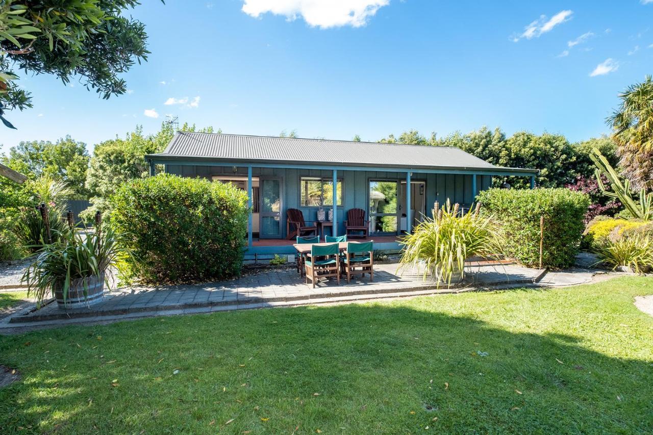 Lawn Cottages Clive Екстер'єр фото