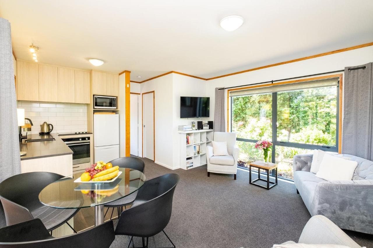 Lawn Cottages Clive Екстер'єр фото